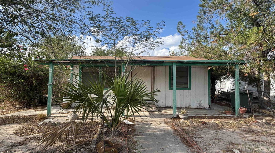 1710 Coke St, Laredo, Texas 78040, 2 Bedrooms Bedrooms, 3 Rooms Rooms,1 BathroomBathrooms,Residential,For Sale,1710 Coke St,20264175