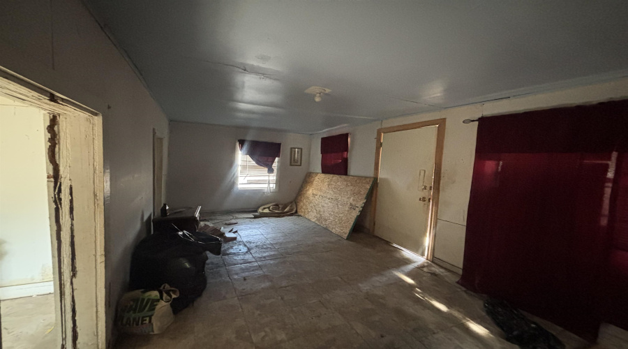 1710 Coke St, Laredo, Texas 78040, 2 Bedrooms Bedrooms, 3 Rooms Rooms,1 BathroomBathrooms,Residential,For Sale,1710 Coke St,20264175