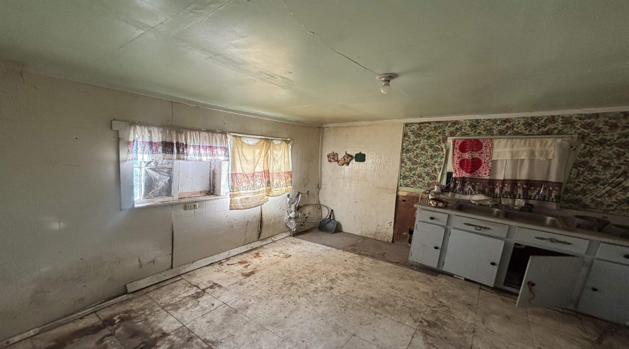 1710 Coke St, Laredo, Texas 78040, 2 Bedrooms Bedrooms, 3 Rooms Rooms,1 BathroomBathrooms,Residential,For Sale,1710 Coke St,20264175
