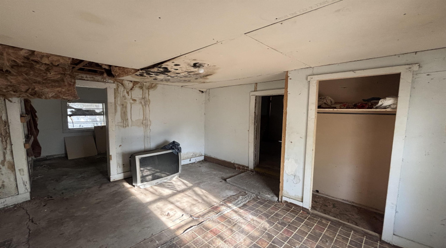 1710 Coke St, Laredo, Texas 78040, 2 Bedrooms Bedrooms, 3 Rooms Rooms,1 BathroomBathrooms,Residential,For Sale,1710 Coke St,20264175