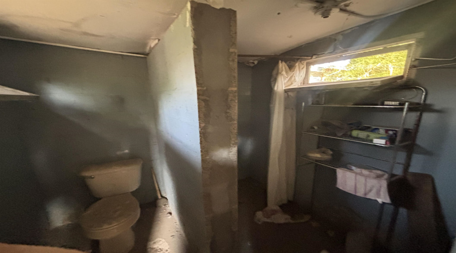 1710 Coke St, Laredo, Texas 78040, 2 Bedrooms Bedrooms, 3 Rooms Rooms,1 BathroomBathrooms,Residential,For Sale,1710 Coke St,20264175