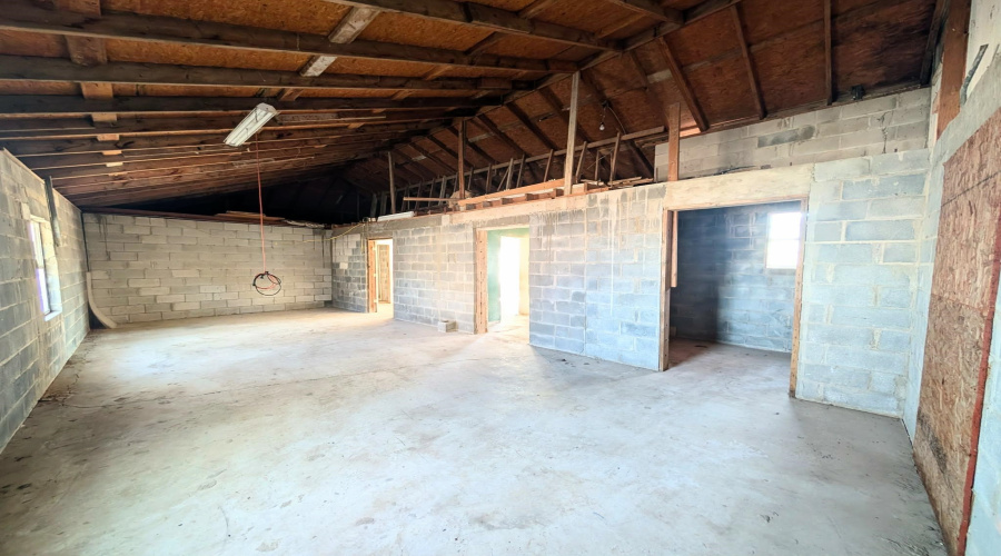 222 Barrera Rd, Laredo, Texas 78043, 3 Bedrooms Bedrooms, 6 Rooms Rooms,2 BathroomsBathrooms,Residential,For Sale,222 Barrera Rd,20264177