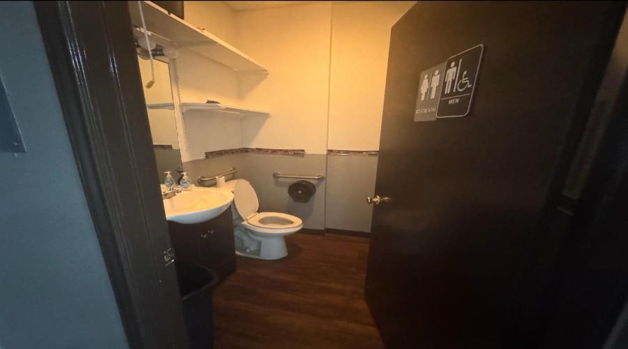 6414 McPherson Rd, Laredo, Texas 78041, 1 Room Rooms,1 BathroomBathrooms,Commercial retail/office,For Rent,6414 McPherson Rd,20264185