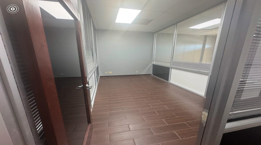 6414 McPherson Rd, Laredo, Texas 78041, 1 Room Rooms,1 BathroomBathrooms,Commercial retail/office,For Rent,6414 McPherson Rd,20264185