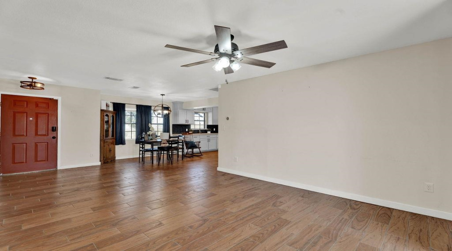 2088 Sunset Dr, Zapata, Texas 78076, 3 Bedrooms Bedrooms, 5 Rooms Rooms,1 BathroomBathrooms,Residential,For Sale,2088 Sunset Dr,20264180