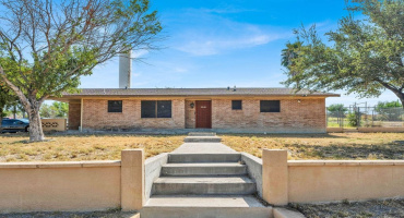 2088 Sunset Dr, Zapata, Texas 78076, 3 Bedrooms Bedrooms, 5 Rooms Rooms,1 BathroomBathrooms,Residential,For Sale,2088 Sunset Dr,20264180