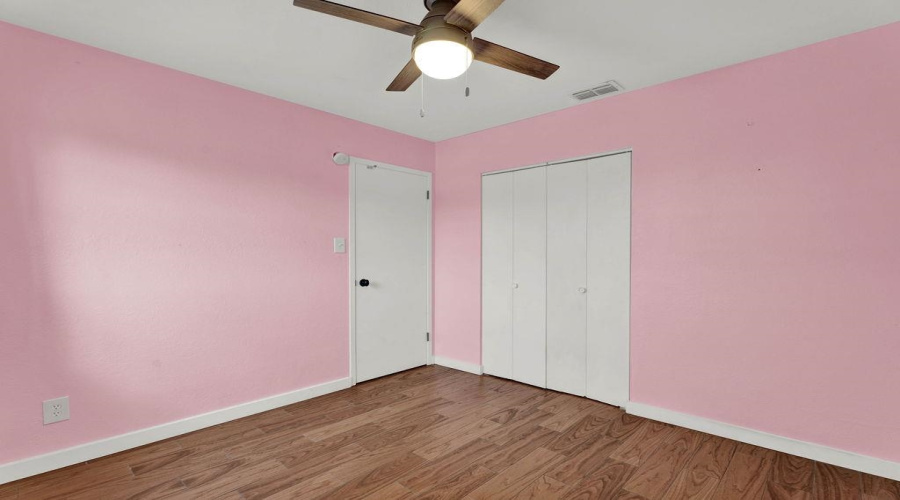 2088 Sunset Dr, Zapata, Texas 78076, 3 Bedrooms Bedrooms, 5 Rooms Rooms,1 BathroomBathrooms,Residential,For Sale,2088 Sunset Dr,20264180