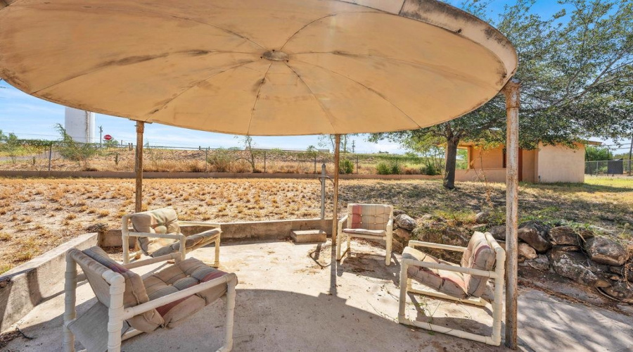 2088 Sunset Dr, Zapata, Texas 78076, 3 Bedrooms Bedrooms, 5 Rooms Rooms,1 BathroomBathrooms,Residential,For Sale,2088 Sunset Dr,20264180