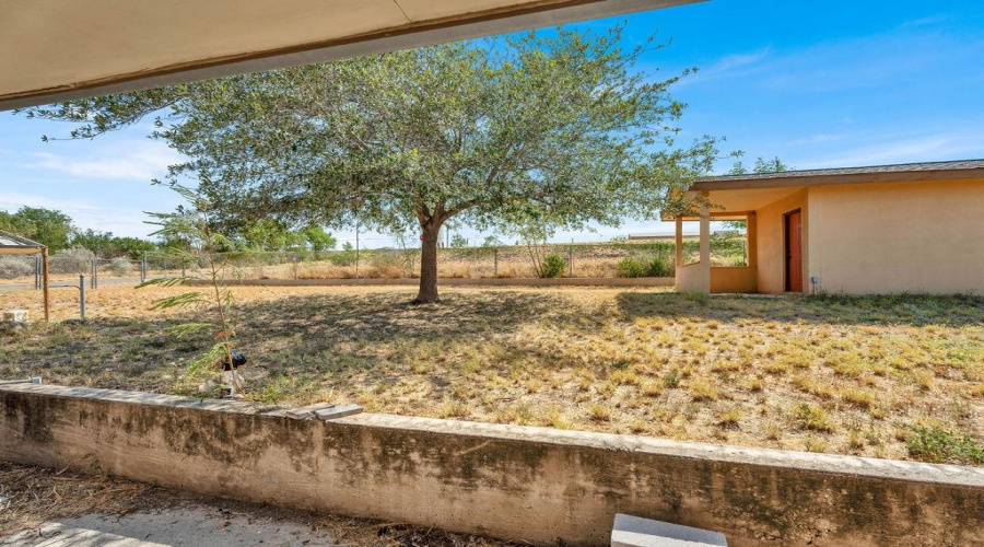 2088 Sunset Dr, Zapata, Texas 78076, 3 Bedrooms Bedrooms, 5 Rooms Rooms,1 BathroomBathrooms,Residential,For Sale,2088 Sunset Dr,20264180
