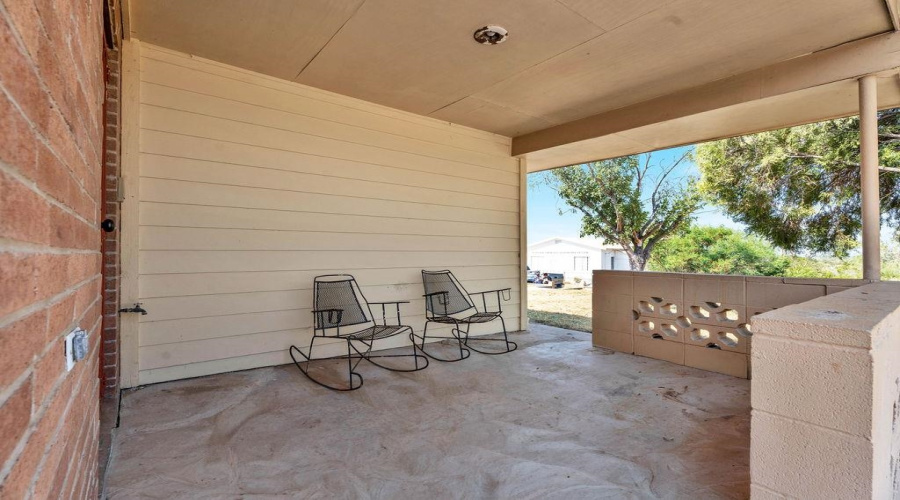 2088 Sunset Dr, Zapata, Texas 78076, 3 Bedrooms Bedrooms, 5 Rooms Rooms,1 BathroomBathrooms,Residential,For Sale,2088 Sunset Dr,20264180
