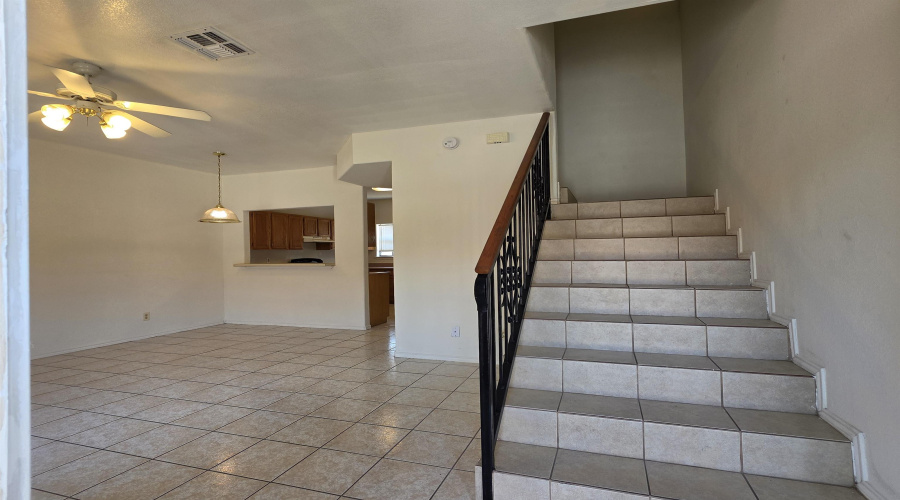 4101 Tilden Ave, Laredo, Texas 78041, 2 Bedrooms Bedrooms, 5 Rooms Rooms,2 BathroomsBathrooms,Residential,For Rent,4101 Tilden Ave,20264181