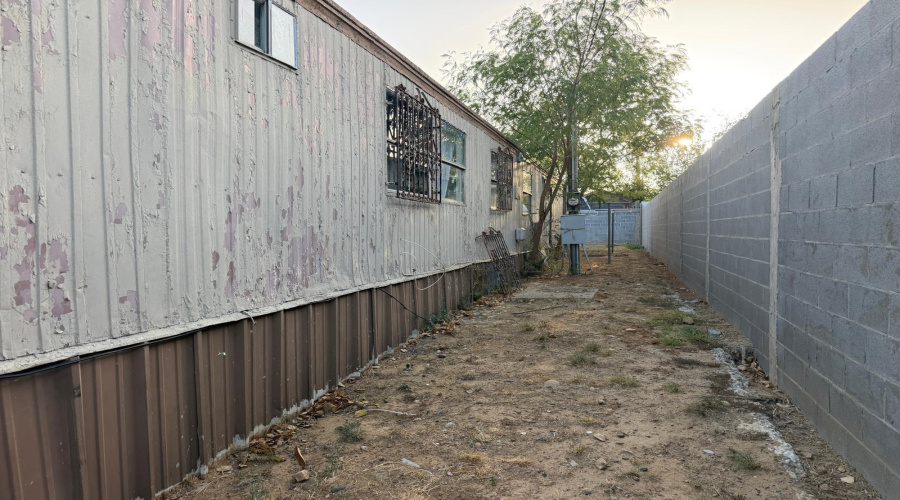 4552 Sepulveda Ln, Laredo, Texas 78046, 2 Bedrooms Bedrooms, 3 Rooms Rooms,1 BathroomBathrooms,Residential,For Sale,4552 Sepulveda Ln,20264182