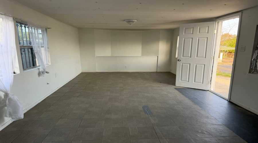4552 Sepulveda Ln, Laredo, Texas 78046, 2 Bedrooms Bedrooms, 3 Rooms Rooms,1 BathroomBathrooms,Residential,For Sale,4552 Sepulveda Ln,20264182