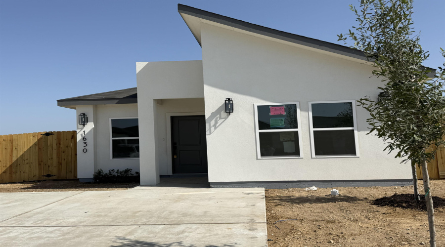 1630 Secretaria Ln., Laredo, Texas 78041, 3 Bedrooms Bedrooms, 5 Rooms Rooms,2 BathroomsBathrooms,Residential,For Sale,1630 Secretaria Ln.,20264183