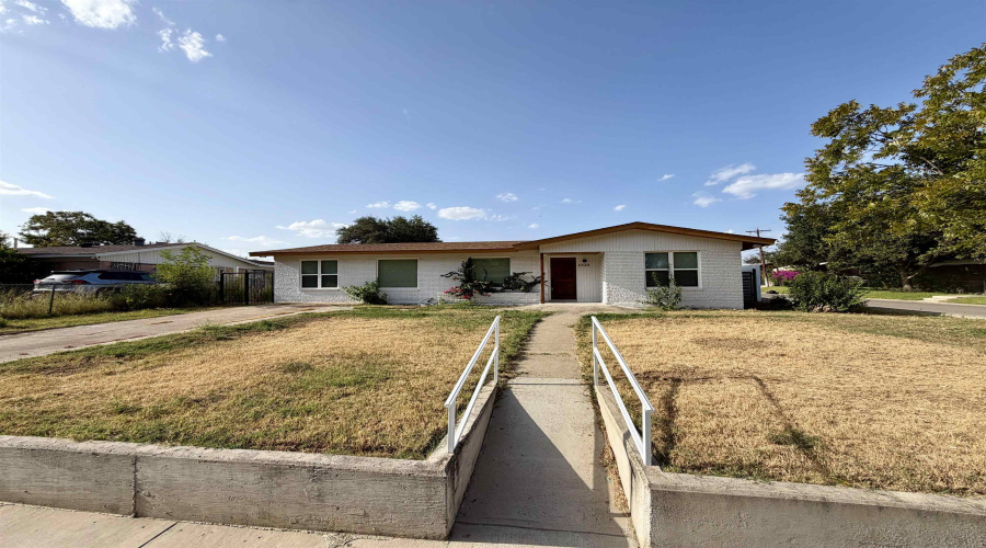 2320 Garfield St, Laredo, Texas 78043, 4 Bedrooms Bedrooms, 6 Rooms Rooms,3 BathroomsBathrooms,Residential,For Rent,2320 Garfield St,20264186