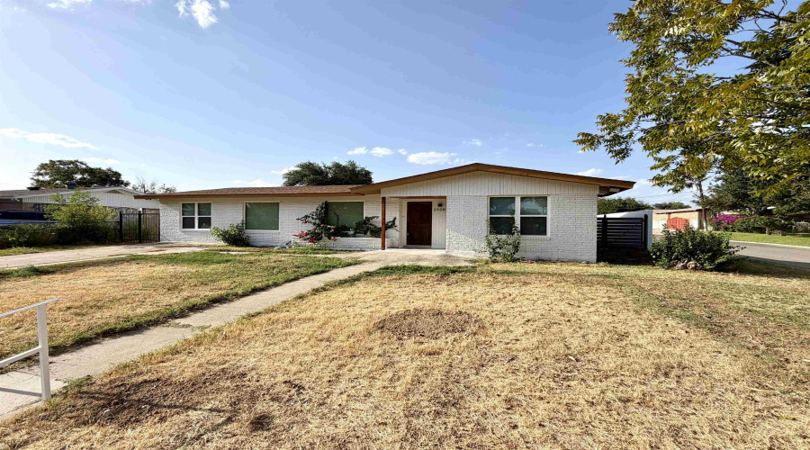 2320 Garfield St, Laredo, Texas 78043, 4 Bedrooms Bedrooms, 6 Rooms Rooms,3 BathroomsBathrooms,Residential,For Rent,2320 Garfield St,20264186