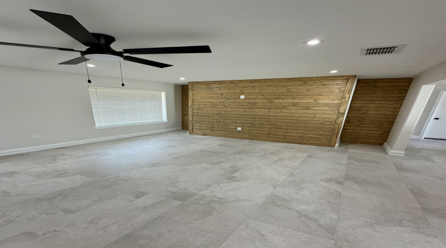 2320 Garfield St, Laredo, Texas 78043, 4 Bedrooms Bedrooms, 6 Rooms Rooms,3 BathroomsBathrooms,Residential,For Rent,2320 Garfield St,20264186
