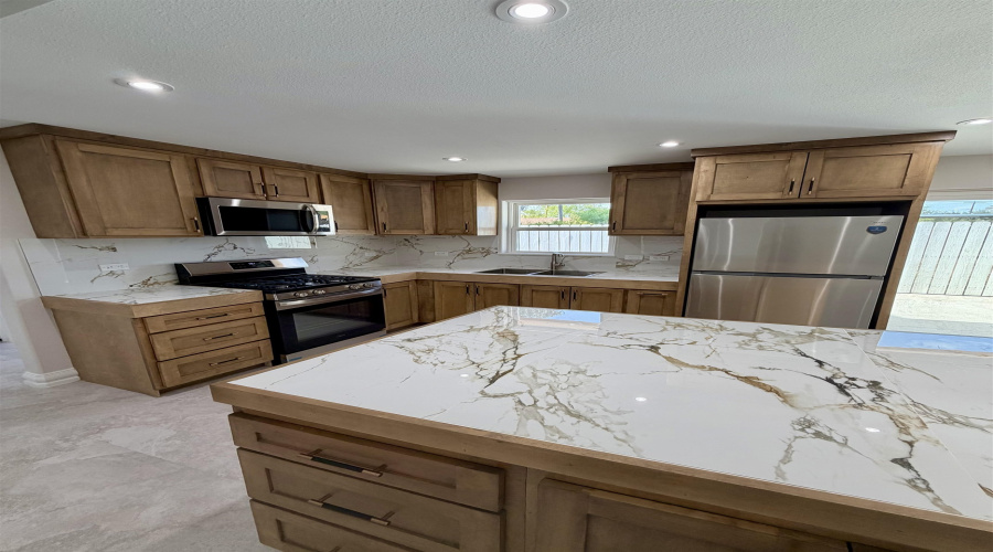 2320 Garfield St, Laredo, Texas 78043, 4 Bedrooms Bedrooms, 6 Rooms Rooms,3 BathroomsBathrooms,Residential,For Rent,2320 Garfield St,20264186