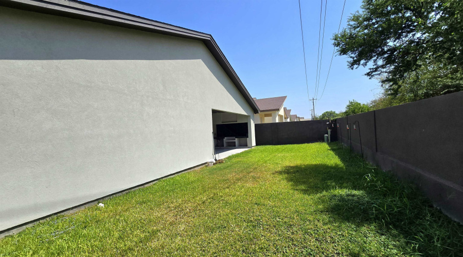 7201 Sylvia Plath Dr, Laredo, Texas 78041, 3 Bedrooms Bedrooms, 5 Rooms Rooms,3 BathroomsBathrooms,Residential,For Sale,7201 Sylvia Plath Dr,20264188