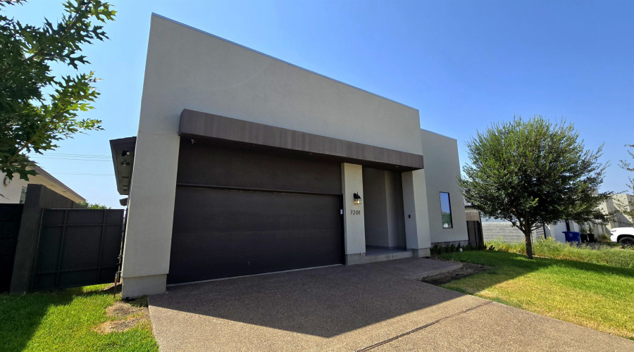 7201 Sylvia Plath Dr, Laredo, Texas 78041, 3 Bedrooms Bedrooms, 5 Rooms Rooms,3 BathroomsBathrooms,Residential,For Sale,7201 Sylvia Plath Dr,20264188