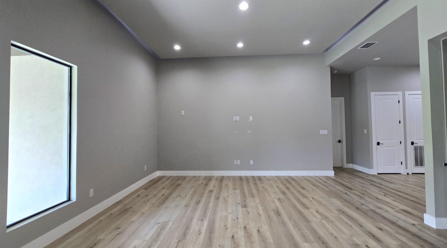 7201 Sylvia Plath Dr, Laredo, Texas 78041, 3 Bedrooms Bedrooms, 5 Rooms Rooms,3 BathroomsBathrooms,Residential,For Sale,7201 Sylvia Plath Dr,20264188