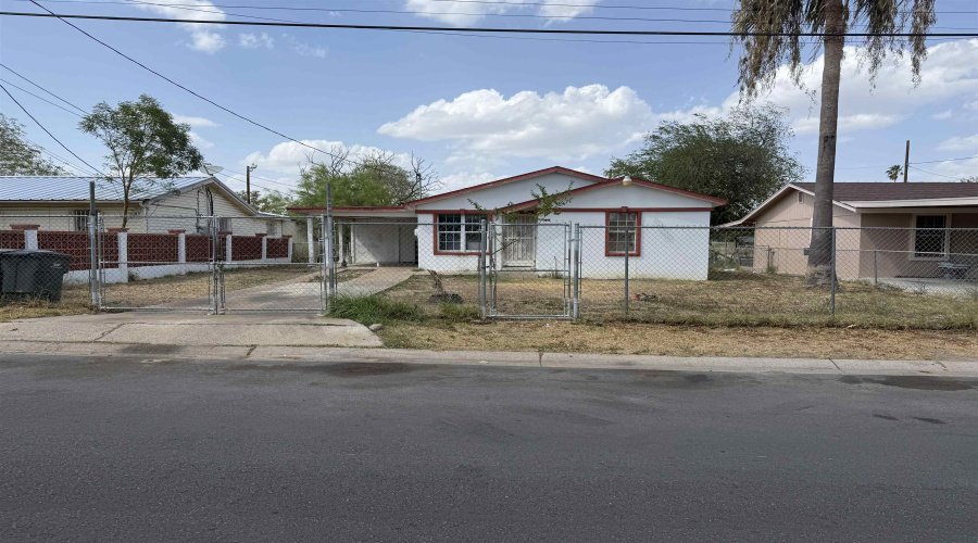 2218 E Price St, Laredo, Texas 78040, 3 Bedrooms Bedrooms, 6 Rooms Rooms,1 BathroomBathrooms,Residential,For Rent,2218 E Price St,20264189