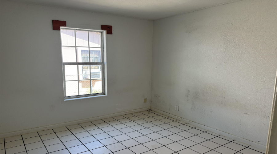 2218 E Price St, Laredo, Texas 78040, 3 Bedrooms Bedrooms, 6 Rooms Rooms,1 BathroomBathrooms,Residential,For Rent,2218 E Price St,20264189