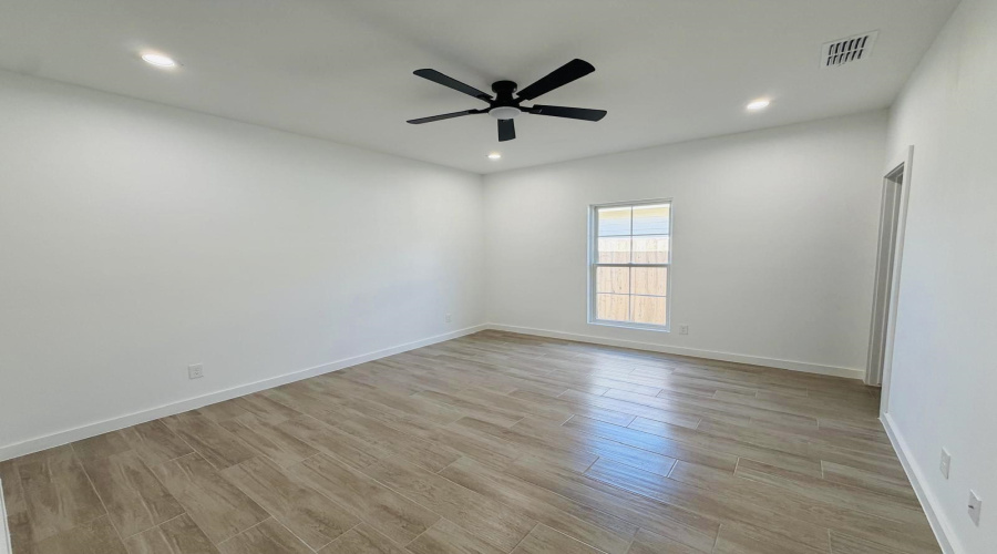 5608 Moses Lp., LAREDO, Texas 78046, 3 Bedrooms Bedrooms, 5 Rooms Rooms,2 BathroomsBathrooms,Residential,For Rent,5608 Moses Lp.,20264190