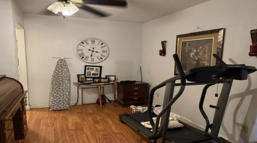 2101 N Smith Ave, Laredo, Texas 78043, 3 Bedrooms Bedrooms, 7 Rooms Rooms,2 BathroomsBathrooms,Residential,For Sale,2101 N Smith Ave,20264192