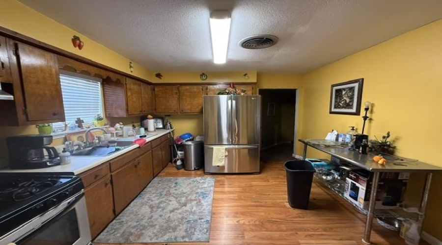 2101 N Smith Ave, Laredo, Texas 78043, 3 Bedrooms Bedrooms, 7 Rooms Rooms,2 BathroomsBathrooms,Residential,For Sale,2101 N Smith Ave,20264192