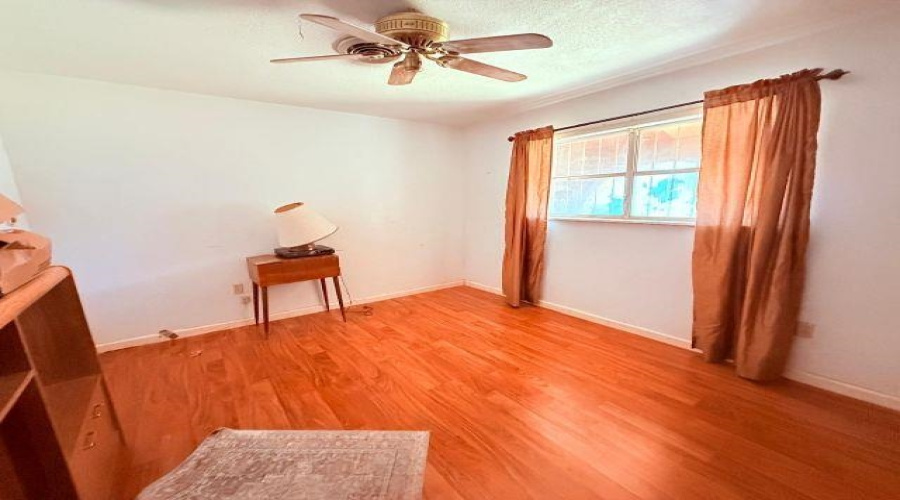 2101 N Smith Ave, Laredo, Texas 78043, 3 Bedrooms Bedrooms, 7 Rooms Rooms,2 BathroomsBathrooms,Residential,For Sale,2101 N Smith Ave,20264192