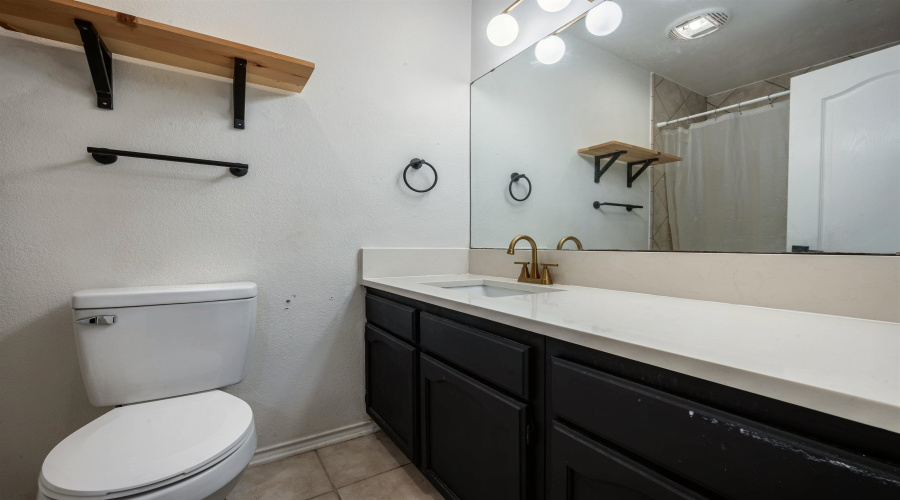 3720 Nubes Dr, Laredo, Texas 78046, 3 Bedrooms Bedrooms, 5 Rooms Rooms,2 BathroomsBathrooms,Residential,For Sale,3720 Nubes Dr,20264193