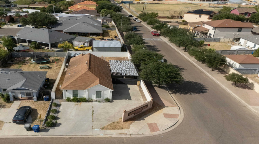 3720 Nubes Dr, Laredo, Texas 78046, 3 Bedrooms Bedrooms, 5 Rooms Rooms,2 BathroomsBathrooms,Residential,For Sale,3720 Nubes Dr,20264193