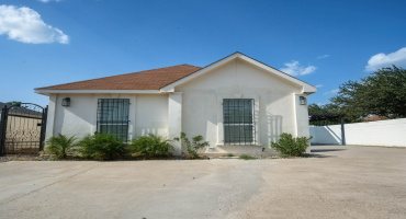 3720 Nubes Dr, Laredo, Texas 78046, 3 Bedrooms Bedrooms, 5 Rooms Rooms,2 BathroomsBathrooms,Residential,For Sale,3720 Nubes Dr,20264193