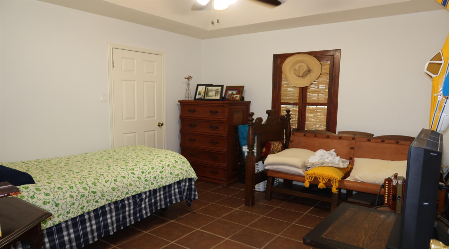 1909 Orange Blossom Lp, LAREDO, Texas 78045, 3 Bedrooms Bedrooms, 8 Rooms Rooms,2 BathroomsBathrooms,Residential,For Sale,1909 Orange Blossom Lp,20264195