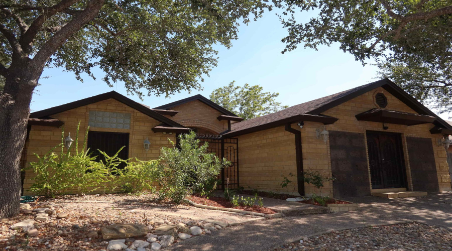 1909 Orange Blossom Lp, LAREDO, Texas 78045, 3 Bedrooms Bedrooms, 8 Rooms Rooms,2 BathroomsBathrooms,Residential,For Sale,1909 Orange Blossom Lp,20264195