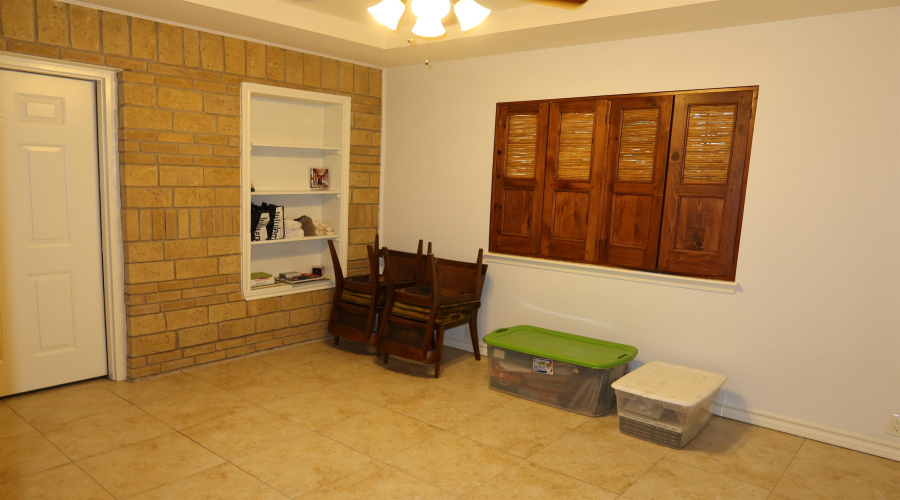 1909 Orange Blossom Lp, LAREDO, Texas 78045, 3 Bedrooms Bedrooms, 8 Rooms Rooms,2 BathroomsBathrooms,Residential,For Sale,1909 Orange Blossom Lp,20264195
