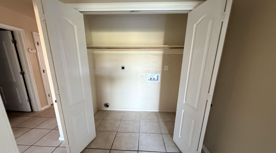 203 Martingale Ln, Laredo, Texas 78041, 2 Bedrooms Bedrooms, 4 Rooms Rooms,2 BathroomsBathrooms,Residential,For Rent,203 Martingale Ln,20264197