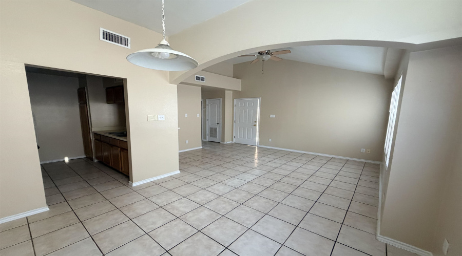 203 Martingale Ln, Laredo, Texas 78041, 2 Bedrooms Bedrooms, 4 Rooms Rooms,2 BathroomsBathrooms,Residential,For Rent,203 Martingale Ln,20264197