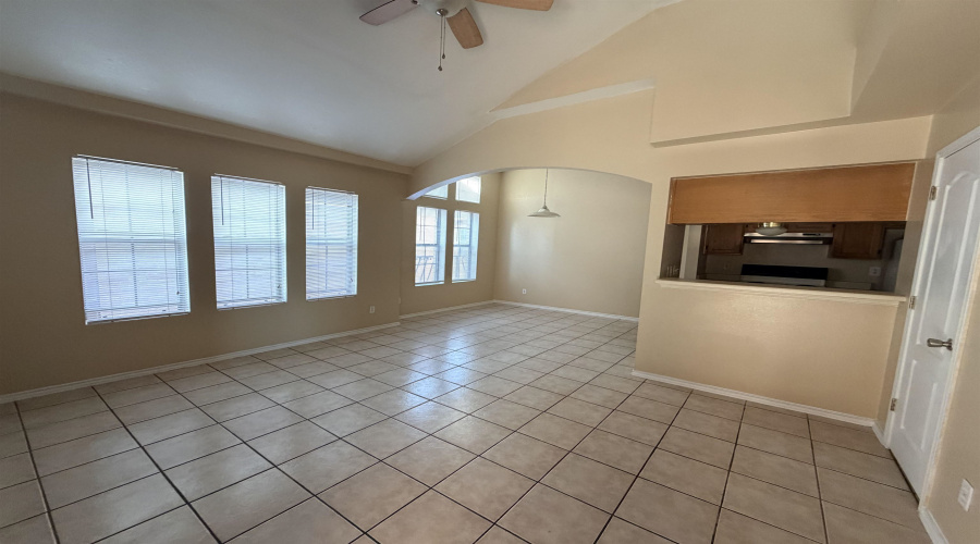 203 Martingale Ln, Laredo, Texas 78041, 2 Bedrooms Bedrooms, 4 Rooms Rooms,2 BathroomsBathrooms,Residential,For Rent,203 Martingale Ln,20264197
