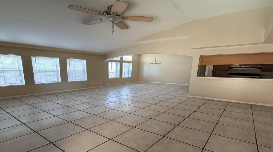 203 Martingale Ln, Laredo, Texas 78041, 2 Bedrooms Bedrooms, 4 Rooms Rooms,2 BathroomsBathrooms,Residential,For Rent,203 Martingale Ln,20264197