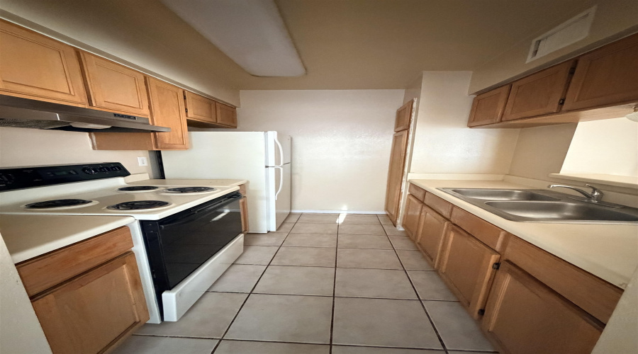 203 Martingale Ln, Laredo, Texas 78041, 2 Bedrooms Bedrooms, 4 Rooms Rooms,2 BathroomsBathrooms,Residential,For Rent,203 Martingale Ln,20264197