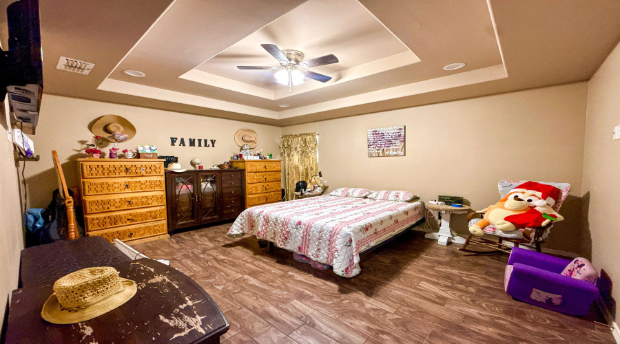 3501 Jose De La Paz, Laredo, Texas 78046, 4 Bedrooms Bedrooms, 5 Rooms Rooms,2 BathroomsBathrooms,Residential,For Sale,3501 Jose De La Paz,20264198