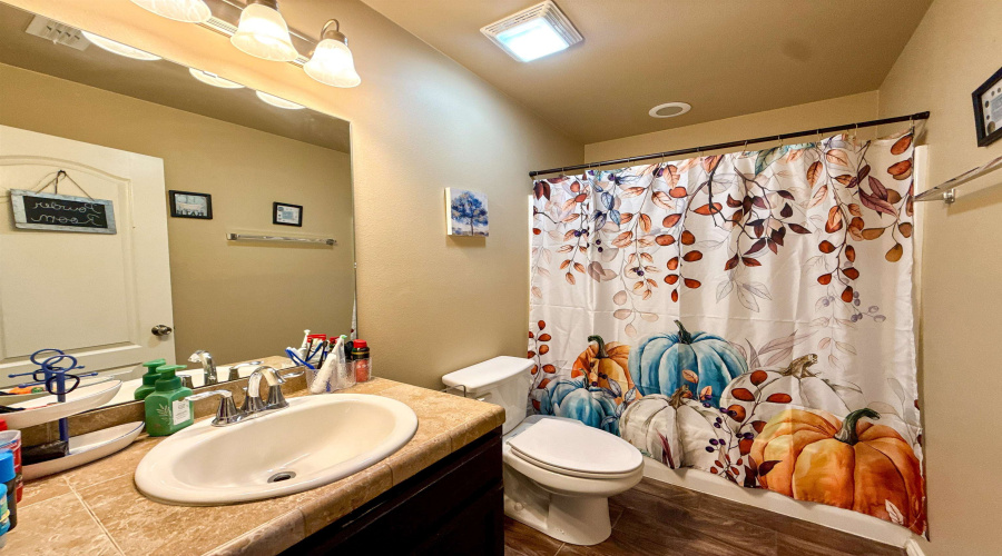 3501 Jose De La Paz, Laredo, Texas 78046, 4 Bedrooms Bedrooms, 5 Rooms Rooms,2 BathroomsBathrooms,Residential,For Sale,3501 Jose De La Paz,20264198
