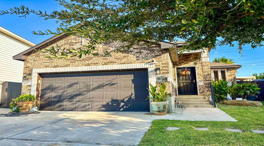 3501 Jose De La Paz, Laredo, Texas 78046, 4 Bedrooms Bedrooms, 5 Rooms Rooms,2 BathroomsBathrooms,Residential,For Sale,3501 Jose De La Paz,20264198