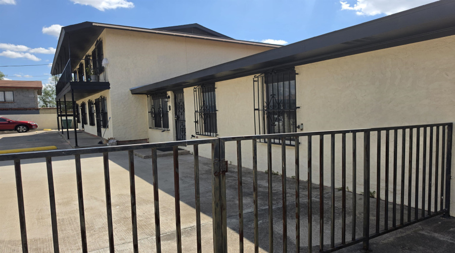 3017 Corpus Christi St, Laredo, Texas 78043, 2 Bedrooms Bedrooms, 3 Rooms Rooms,1 BathroomBathrooms,Residential,For Rent,3017 Corpus Christi St,20264199