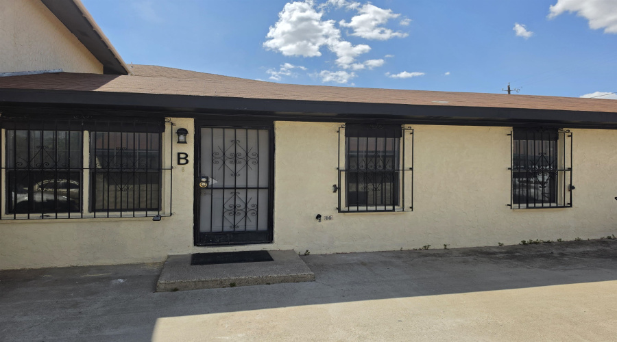 3017 Corpus Christi St, Laredo, Texas 78043, 2 Bedrooms Bedrooms, 3 Rooms Rooms,1 BathroomBathrooms,Residential,For Rent,3017 Corpus Christi St,20264199