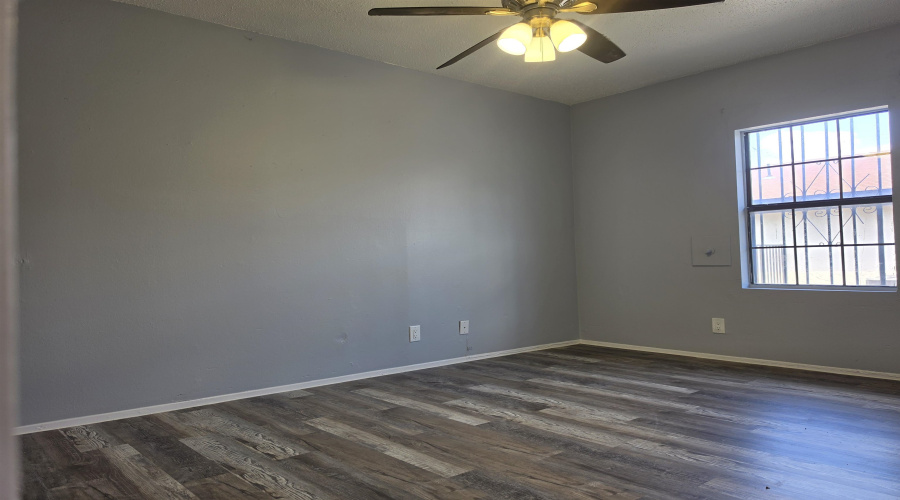 3017 Corpus Christi St, Laredo, Texas 78043, 2 Bedrooms Bedrooms, 3 Rooms Rooms,1 BathroomBathrooms,Residential,For Rent,3017 Corpus Christi St,20264199