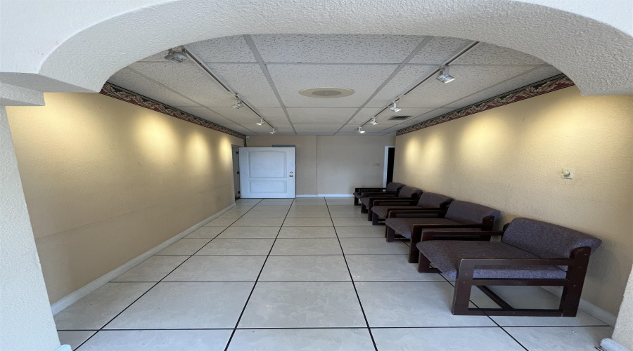102 W Calton Rd, Laredo, Texas 78041, ,2 BathroomsBathrooms,Commercial retail/office,For Rent,102 W Calton Rd,20264208