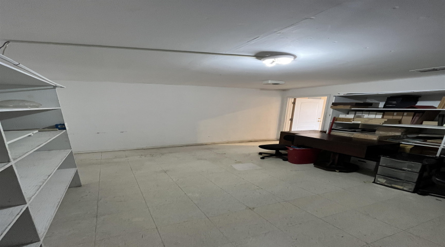 102 W Calton Rd, Laredo, Texas 78041, ,2 BathroomsBathrooms,Commercial retail/office,For Rent,102 W Calton Rd,20264208